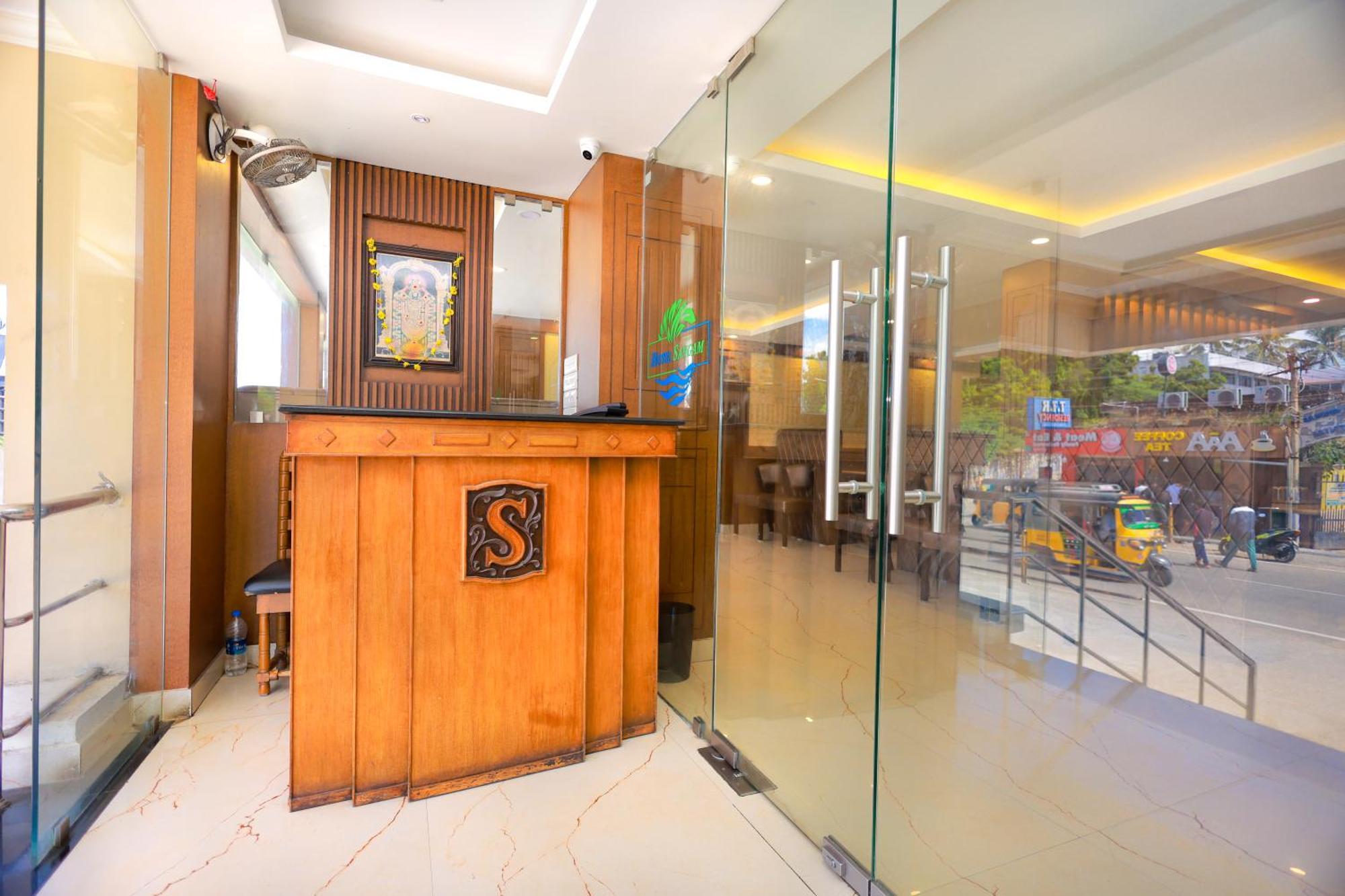 Hotel Sangam Канякумари Екстериор снимка
