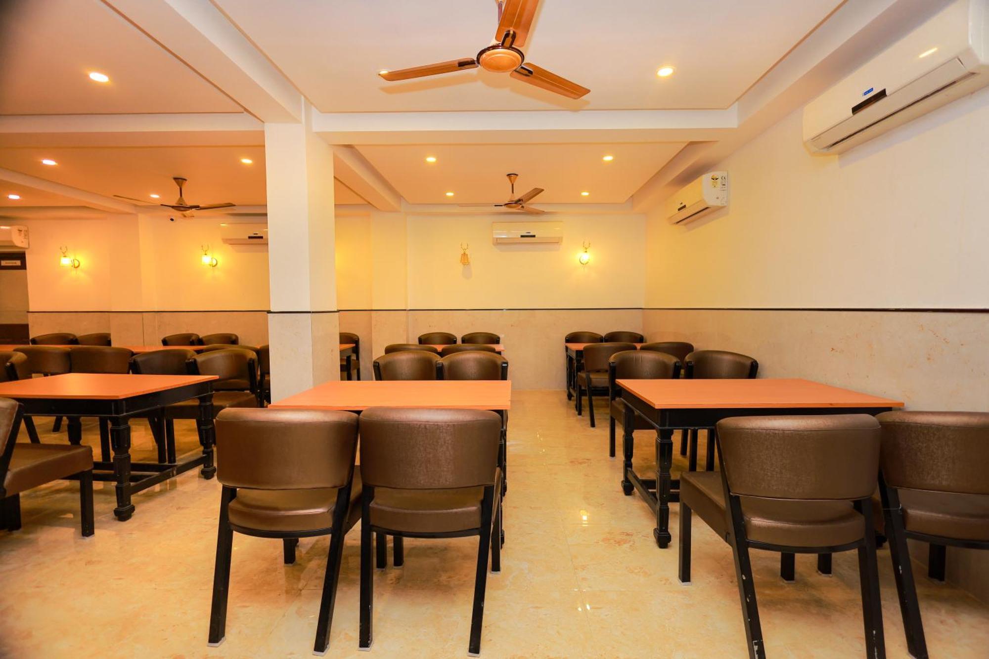 Hotel Sangam Канякумари Екстериор снимка